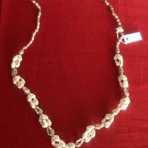 Fashion jewelry handmade seashell necklace.